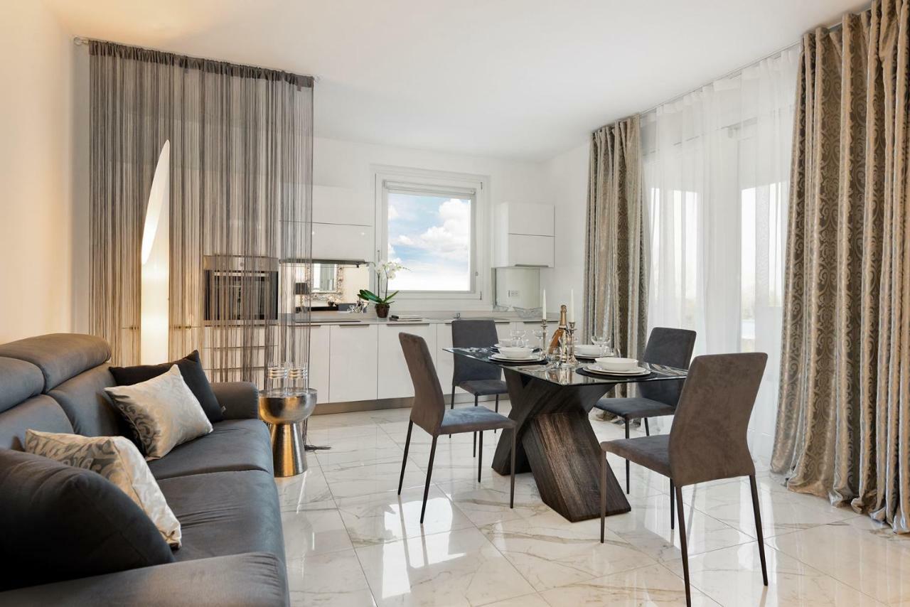 Villa Bianca Luxury Apartments Desenzano del Garda Zewnętrze zdjęcie