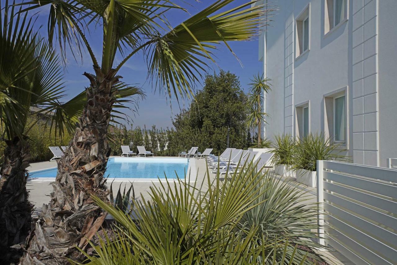 Villa Bianca Luxury Apartments Desenzano del Garda Zewnętrze zdjęcie