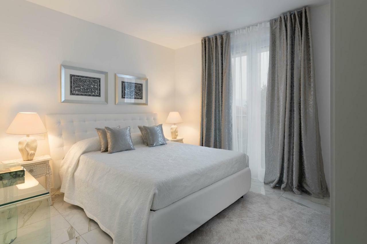 Villa Bianca Luxury Apartments Desenzano del Garda Zewnętrze zdjęcie