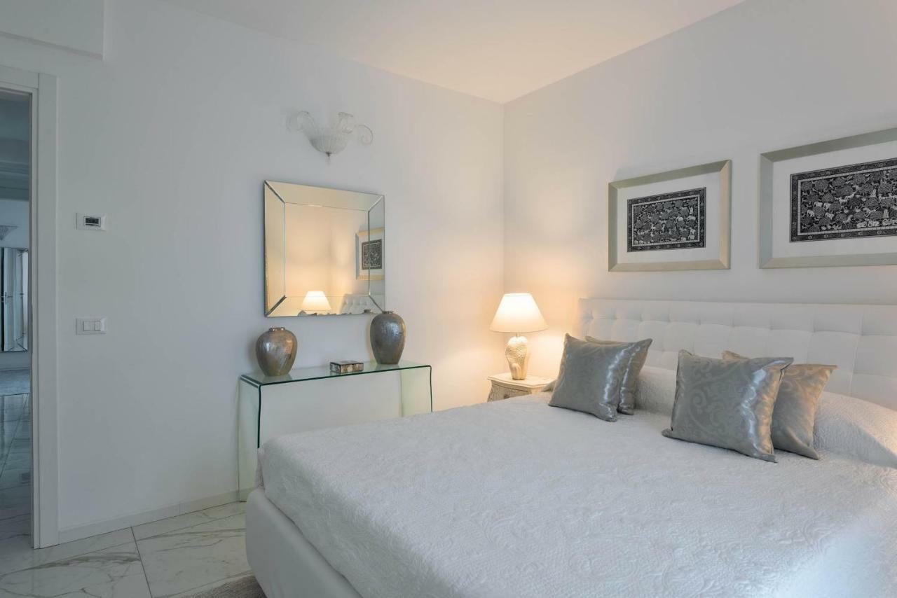 Villa Bianca Luxury Apartments Desenzano del Garda Zewnętrze zdjęcie