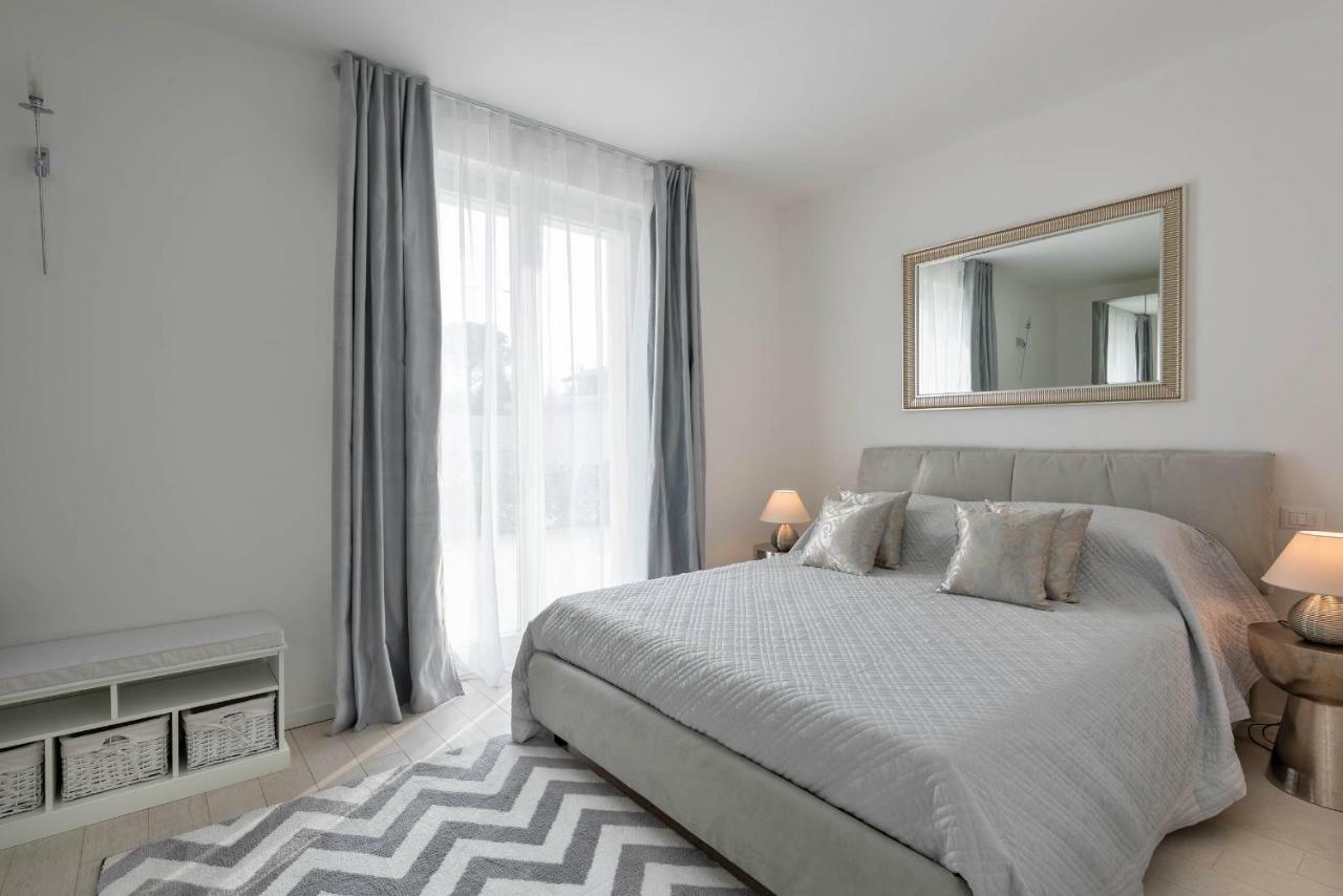 Villa Bianca Luxury Apartments Desenzano del Garda Zewnętrze zdjęcie