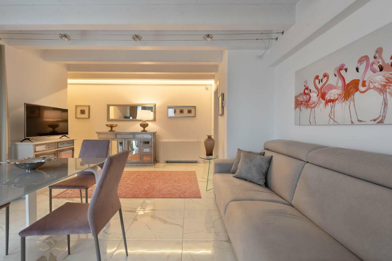 Villa Bianca Luxury Apartments Desenzano del Garda Zewnętrze zdjęcie