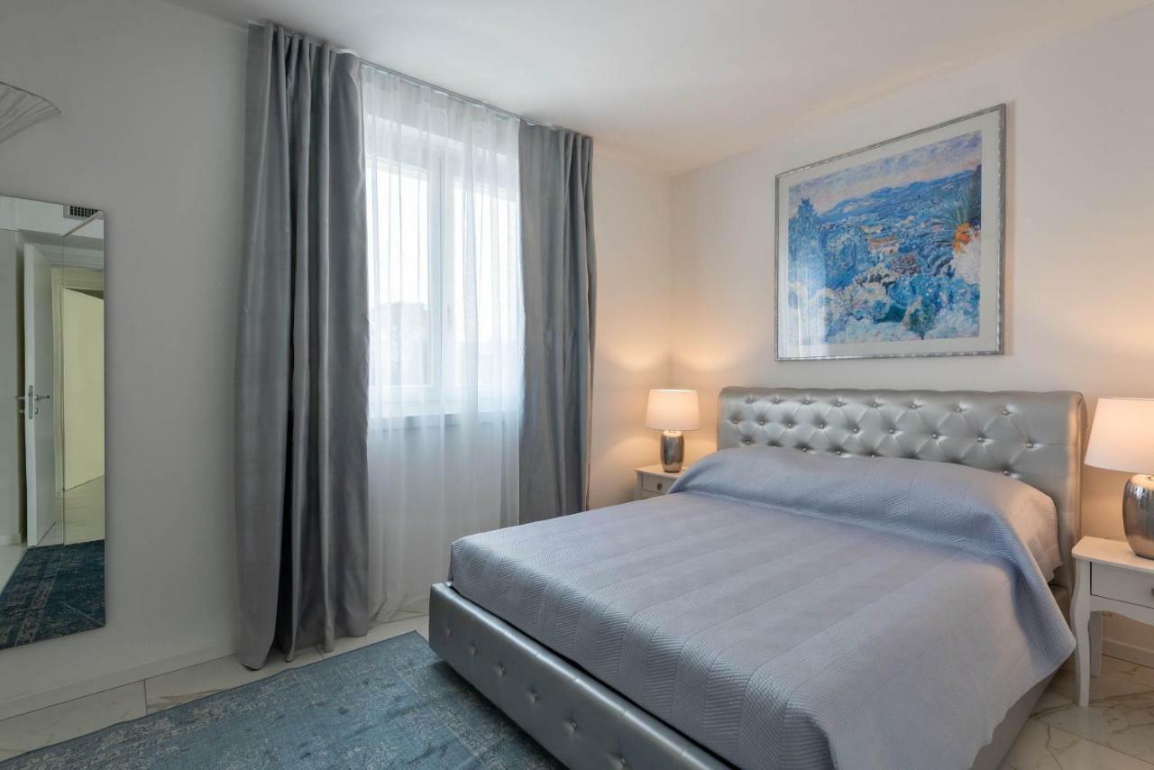 Villa Bianca Luxury Apartments Desenzano del Garda Zewnętrze zdjęcie