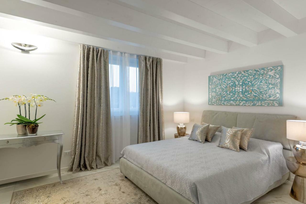 Villa Bianca Luxury Apartments Desenzano del Garda Zewnętrze zdjęcie