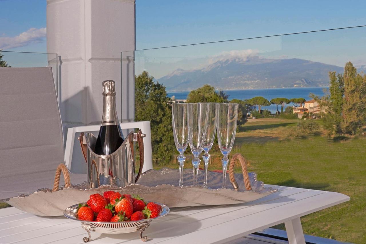 Villa Bianca Luxury Apartments Desenzano del Garda Zewnętrze zdjęcie